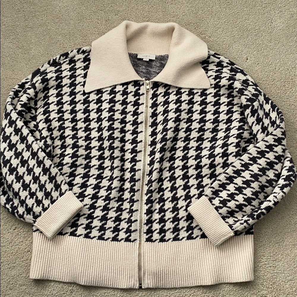 LOFT zipper cardigan with herringbone pattern and oversized collar in size XL